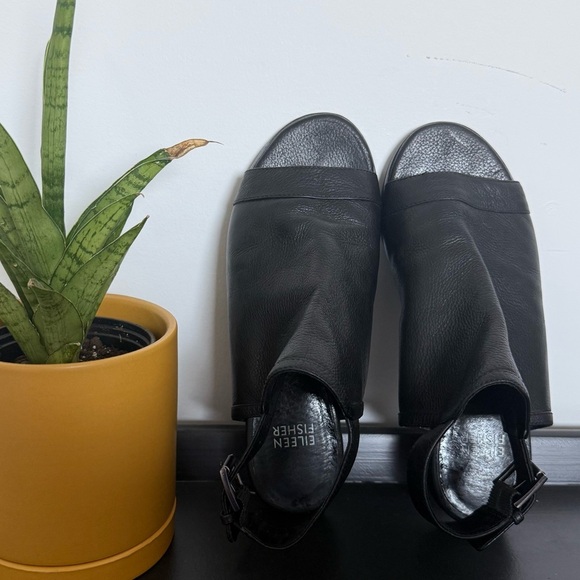 Eileen Fisher black Dakota leather flat sandals - size 5.5 - Picture 5 of 7